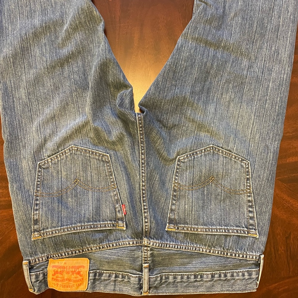 EUC Levi’s 559 36x32